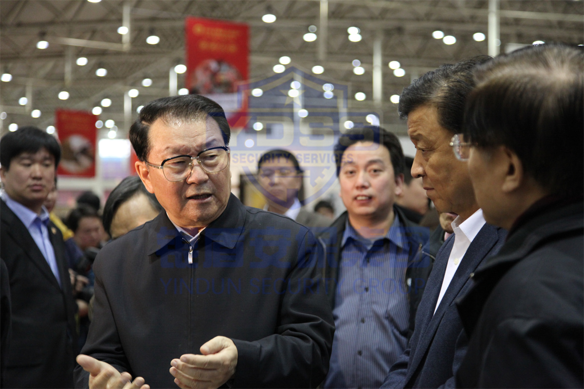 北京銀盾保安服務有限公司參與了此次中國非物質(zhì)文化遺產(chǎn)生產(chǎn)性保護成果大展的安保服務任務 中國非物質(zhì)文化遺產(chǎn)生產(chǎn)性保護成果大展銀盾公司特勤人員協(xié)助中央警衛(wèi)局執(zhí)行警衛(wèi)任務