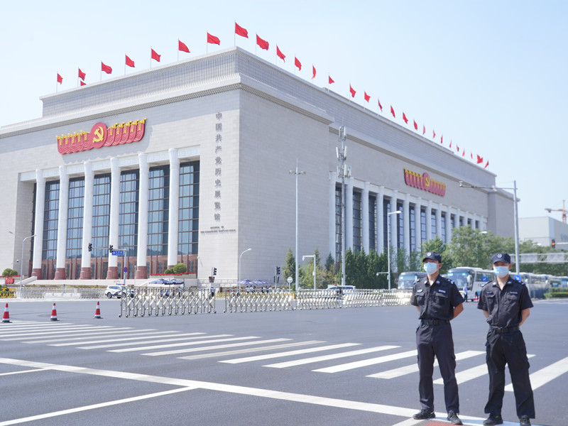 【奮斗百年路、起航新征程】銀盾保安護(hù)航中國(guó)共產(chǎn)黨成立100周年文藝演出