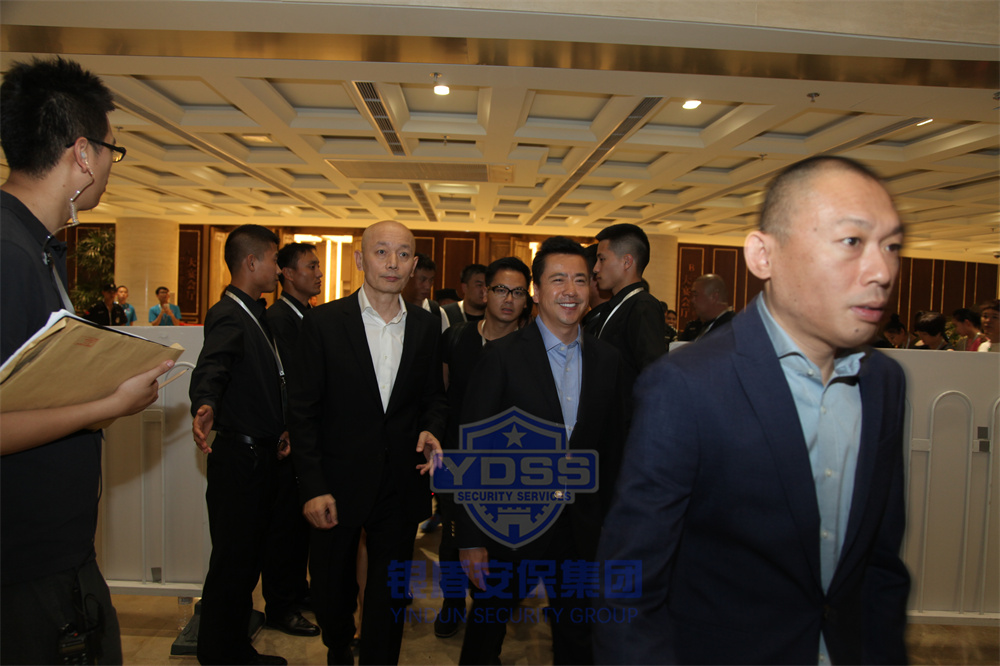 銀盾安保公司特勤人員為中國(guó)著名影視演員提供安全隨衛(wèi)服務(wù)