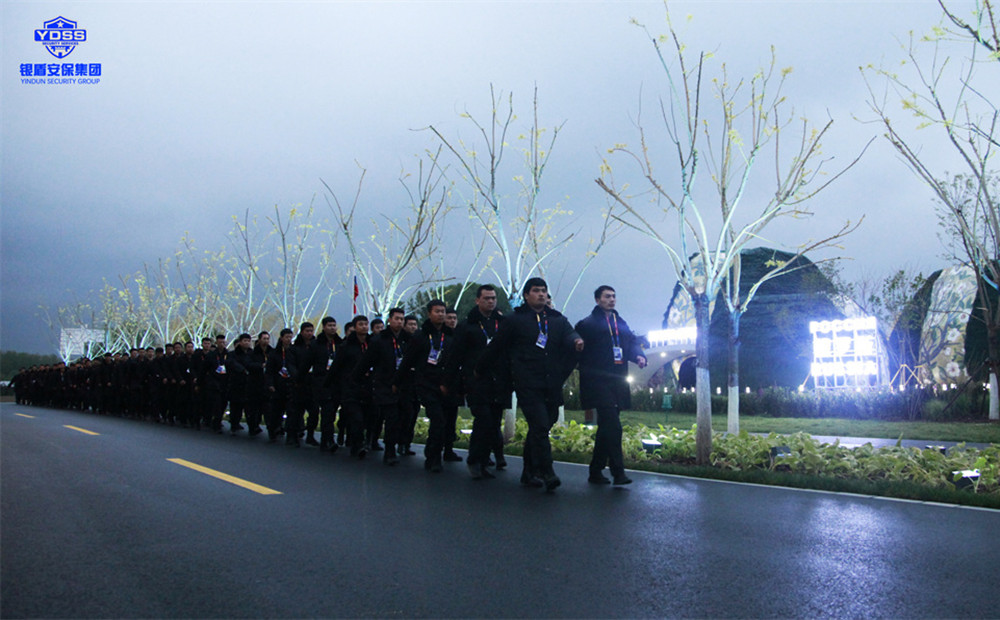 如何從一個(gè)北京大學(xué)的保安公司的保安成了校長(zhǎng)