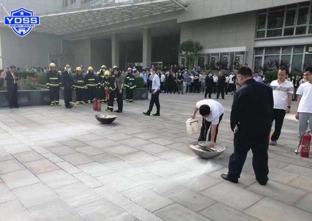 北京銀盾保安服務(wù)公司組織開(kāi)展消防處突演練