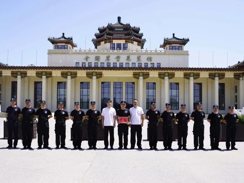 【褒獎(jiǎng)先進(jìn)、樹立標(biāo)桿】銀盾保安表?yè)P(yáng)獎(jiǎng)勵(lì)第一季度優(yōu)秀班隊(duì)和優(yōu)秀員工