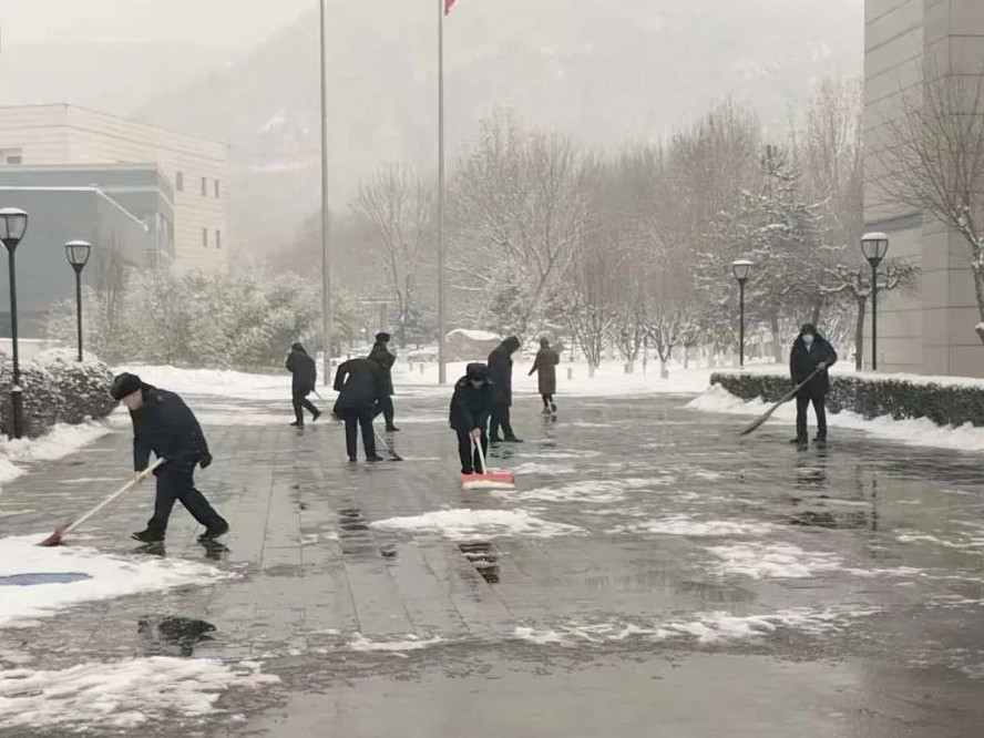 銀盾保安全力做好應(yīng)對冰雪天氣的挑戰(zhàn)